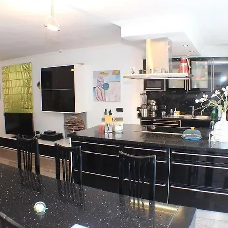 Business In By Interhome